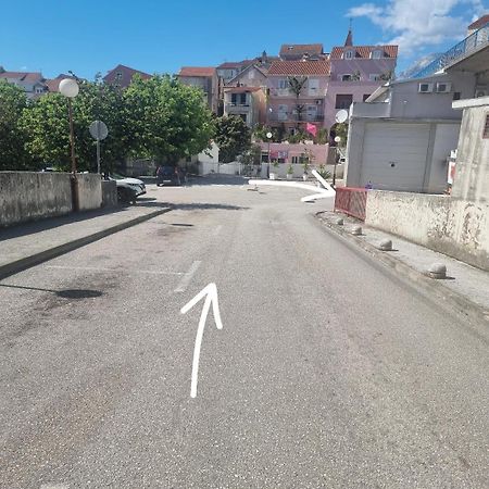 Apartments R Makarska Bagian luar foto