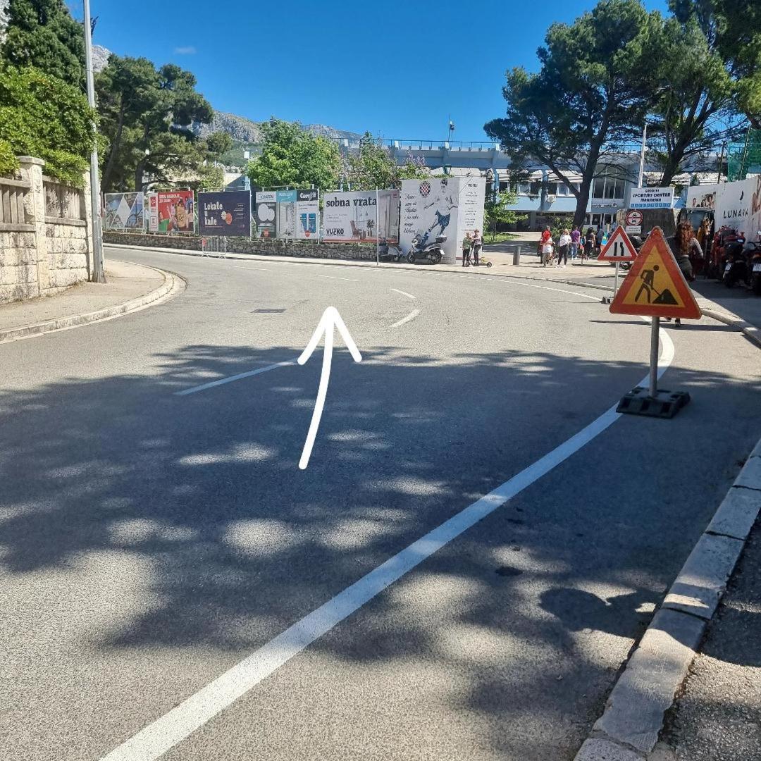 Apartments R Makarska Bagian luar foto