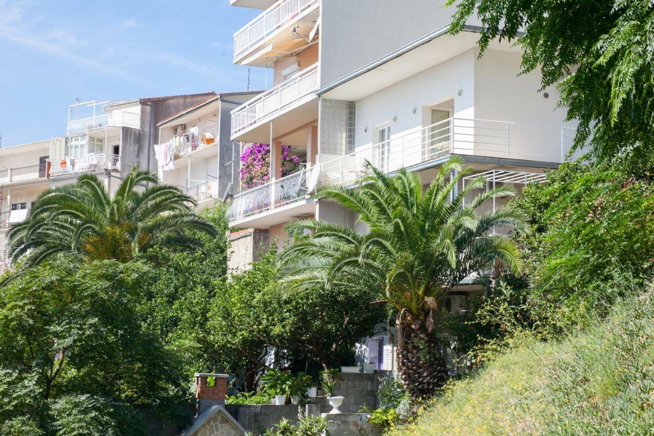 Apartments R Makarska Bagian luar foto