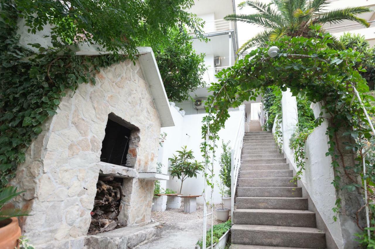 Apartments R Makarska Bagian luar foto