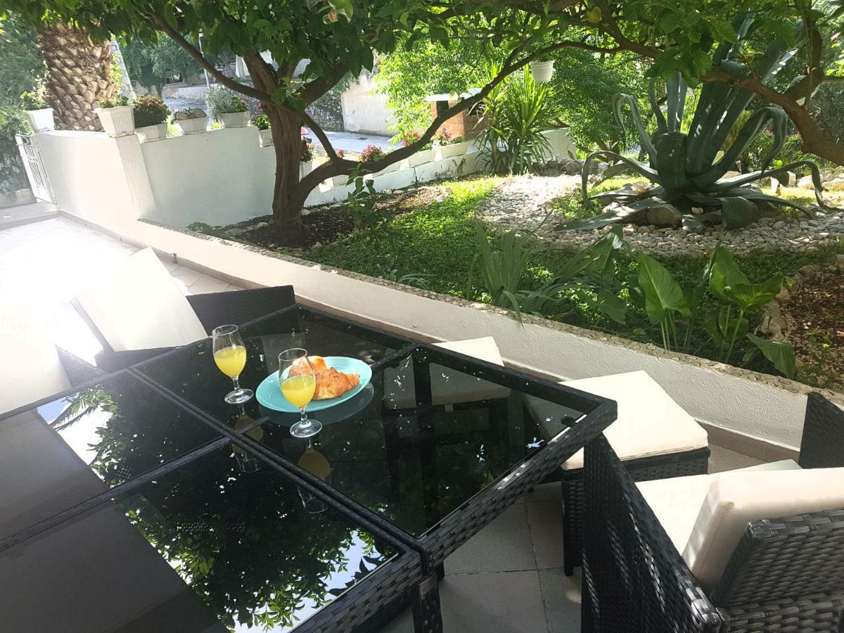 Apartments R Makarska Bagian luar foto